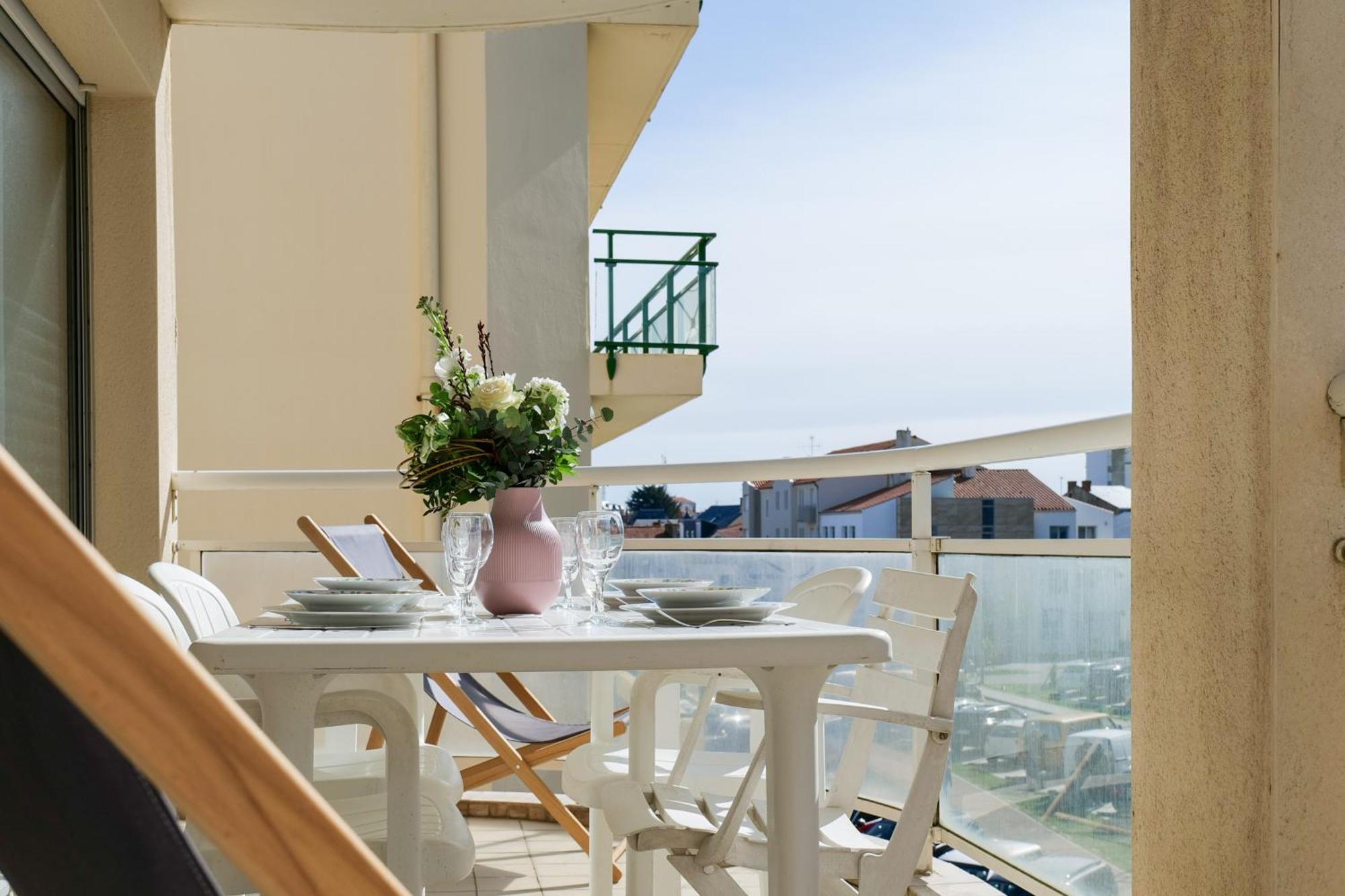 Joli Appartement Idealement Situe A Deux Pas De La Grande Plage - 4 Pers Les Sables-dʼOlonne Exterior foto